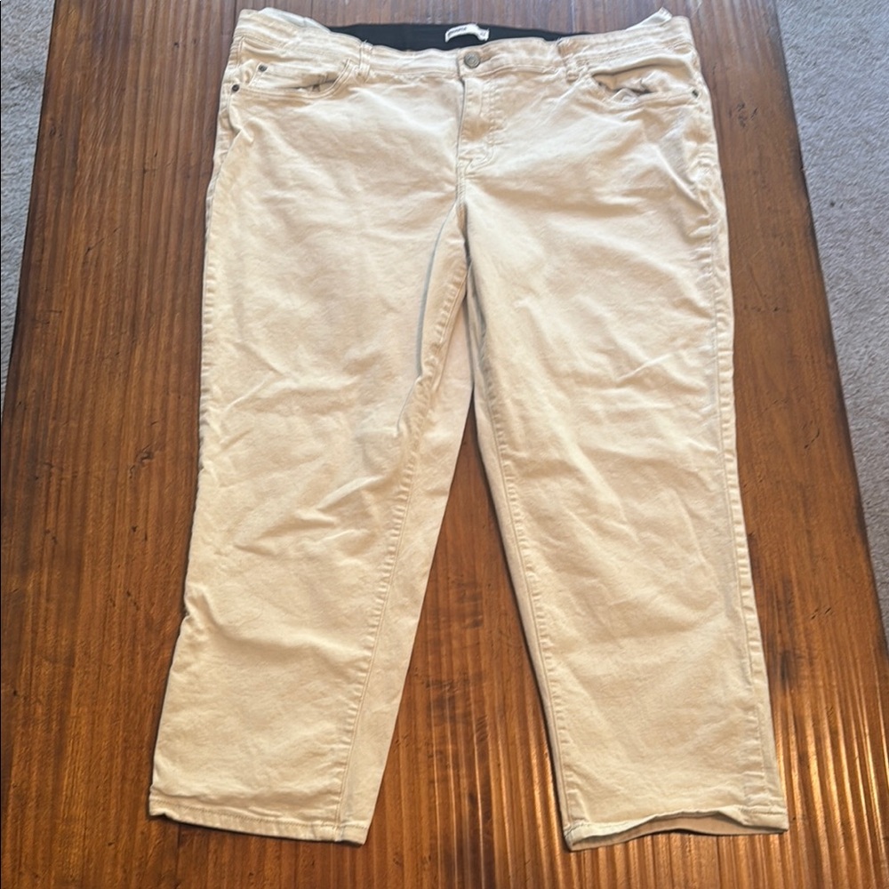 Cream Cropped Ankle Jeans with Textured Fabric